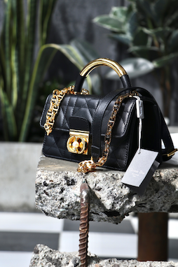 چرا برند کریستین دیور؟